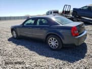 ✅ 2008 Chrysler 300 • VIN: 2C3LA33GX8H201744 • Lot: 53748965. Wystawiony na Copart z przebiegiem 155 542 mil. Bezpłatny archiwum sprzedaży aukcyjnych z USA i szczegółowy raport historii pojazdu na DreamBid. Zdjęcie 2.