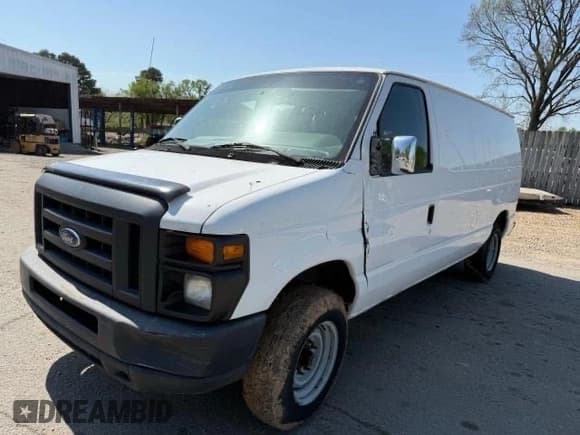 ✅ 2010 Ford Econoline Cargo Commercial • VIN: 1FTNE1EW6ADA36473 • Lot: 55557795. Wystawiony na Copart z przebiegiem 476 354 mil. Bezpłatny archiwum sprzedaży aukcyjnych z USA i szczegółowy raport historii pojazdu na DreamBid. Zdjęcie 2.