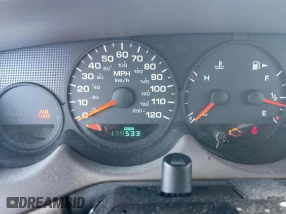 ✅ 2000 Plymouth Neon Highline • VIN: 1P3ES46CXYD631884 • Lot: 54756005. Wystawiony na Copart z przebiegiem 179 533 mil. Bezpłatny archiwum sprzedaży aukcyjnych z USA i szczegółowy raport historii pojazdu na DreamBid. Zdjęcie 9.