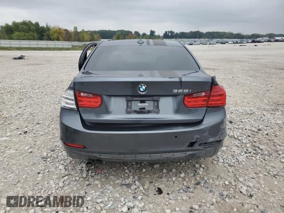 ✅ 2013 BMW 3 Series 328i • VIN: WBA3A5G50DNP21868 • Лот: 81760025. Опубликован ранее на Copart с пробегом Не указан. Бесплатный доступ к архиву аукционных продаж из США и подробный отчёт об истории автомобиля на DreamBid. Изображение 6.