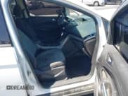 ✅ 2013 Ford C-Max SE • VIN: 1FADP5AU9DL556619 • Lot: 42140929. Wystawiony na IAAI z przebiegiem 254 722 mil. Bezpłatny archiwum sprzedaży aukcyjnych z USA i szczegółowy raport historii pojazdu na DreamBid. Zdjęcie 5.