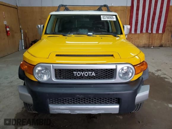 ✅ 2007 Toyota FJ Cruiser • VIN: JTEBU11F270093115 • Lot: 83768905. Listed on Copart with 240,720 mi. Free auction sales archive from the USA and detailed vehicle history report at DreamBid. Image 5.