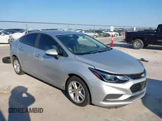 2018 Chevrolet Cruze LT с VIN 1G1BH5SE8J7225341, выставлен на аукционе IAAI как лот 43145623 с пробегом 167 454 миль миль и . История ставок и продаж доступна на DreamBid. Изображение 1.