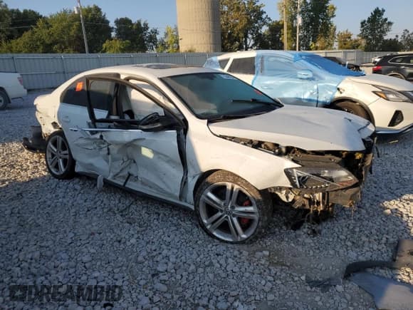 ✅ 2015 Volkswagen Jetta GLI SEL • VIN: 3VW5T7AJ6FM335697 • Lot: 71548194. Wystawiony na Copart z przebiegiem Nie podano. Bezpłatny archiwum sprzedaży aukcyjnych z USA i szczegółowy raport historii pojazdu na DreamBid. Zdjęcie 4.