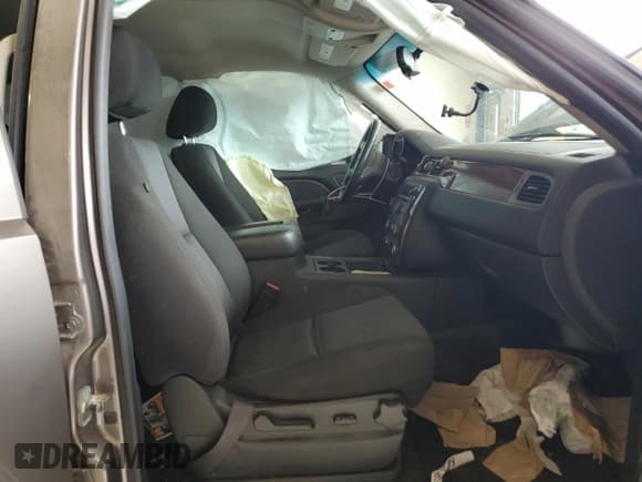 ✅ 2011 Chevrolet Suburban LS • VIN: 1GNSKHE30BR191509 • Lot: 62356864. Wystawiony na Copart z przebiegiem 149 600 mil. Bezpłatny archiwum sprzedaży aukcyjnych z USA i szczegółowy raport historii pojazdu na DreamBid. Zdjęcie 7.