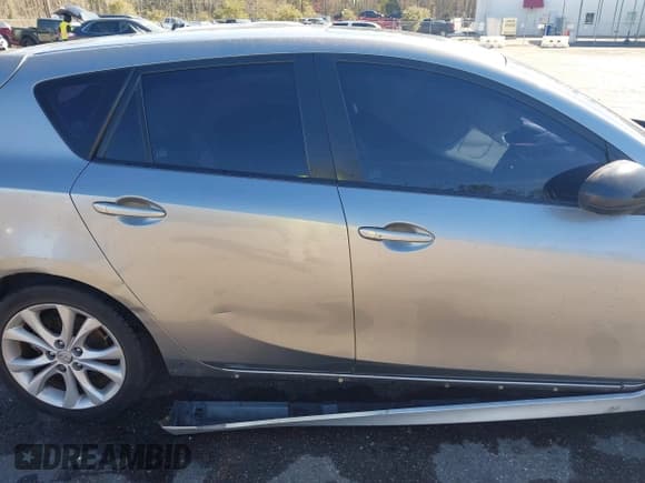 ✅ 2010 Mazda 3 S Grand Touring • VIN: JM1BL1H55A1217982 • Lot: 41751669. Listed on IAAI with 167,262 mi. Free auction sales archive from the USA and detailed vehicle history report at DreamBid. Image 13.