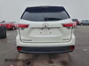 ✅ 2016 Toyota Highlander XLE • VIN: 5TDJKRFH8GS301882 • Lot: 94169175. Wystawiony na Copart z przebiegiem 71 859 mil. Bezpłatny archiwum sprzedaży aukcyjnych z USA i szczegółowy raport historii pojazdu na DreamBid. Zdjęcie 6.