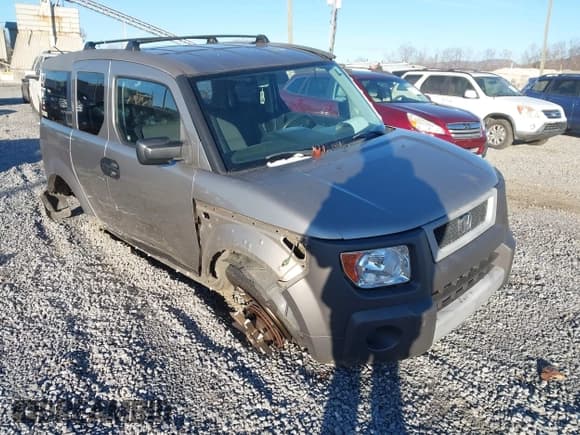 ✅ 2003 Honda Element EX • VIN: 5J6YH28553L007515 • Lot: 43668596. Listed on IAAI with 290,798 mi. Free auction sales archive from the USA and detailed vehicle history report at DreamBid. Image 1.