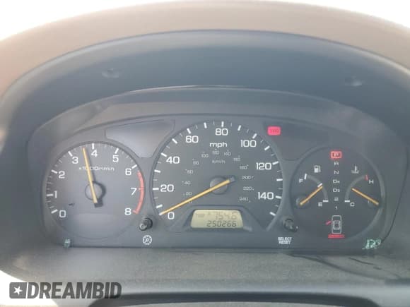 ✅ 1999 Honda Accord EX • VIN: 1HGCG2255XA016035 • Лот: 62772925. Опубликован ранее на Copart с пробегом 250 266 миль. Бесплатный доступ к архиву аукционных продаж из США и подробный отчёт об истории автомобиля на DreamBid. Изображение 9.