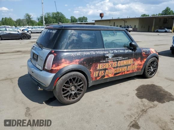 ✅ 2005 MINI Hardtop • VIN: WMWRC33495TJ66986 • Лот: 61852735. Опубликован ранее на Copart с пробегом Не указан. Бесплатный доступ к архиву аукционных продаж из США и подробный отчёт об истории автомобиля на DreamBid. Изображение 3.