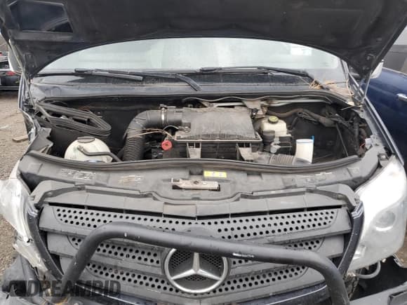 ✅ 2014 Mercedes-Benz Sprinter • VIN: WDZPE7DD2E5830088 • Lot: 82278665. Wystawiony na Copart z przebiegiem 102 438 mil. Bezpłatny archiwum sprzedaży aukcyjnych z USA i szczegółowy raport historii pojazdu na DreamBid. Zdjęcie 12.