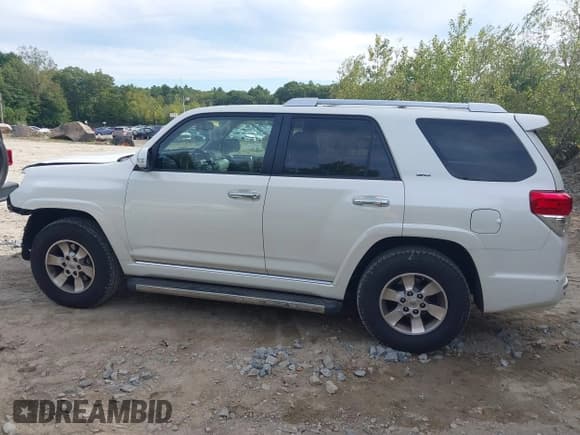 ✅ 2011 Toyota 4Runner SR5 • VIN: JTEBU5JR6B5062480 • Lot: 43222604. Listed on IAAI with 212,470 mi. Free auction sales archive from the USA and detailed vehicle history report at DreamBid. Image 15.