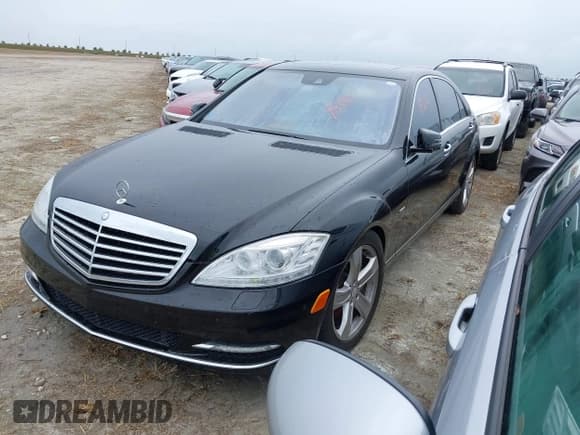 ✅ 2012 Mercedes-Benz S 550 • VIN: WDDNG9EB6CA449929 • Lot: 40476416. Wystawiony na IAAI z przebiegiem Nie podano. Bezpłatny archiwum sprzedaży aukcyjnych z USA i szczegółowy raport historii pojazdu na DreamBid. Zdjęcie 17.