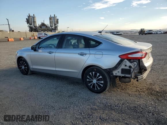 ✅ 2014 Ford Fusion S • VIN: 1FA6P0G72E5358628 • Лот: 92691725. Опубликован ранее на Copart с пробегом 210 668 миль. Бесплатный доступ к архиву аукционных продаж из США и подробный отчёт об истории автомобиля на DreamBid. Изображение 2.