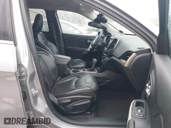 ✅ 2018 Jeep Cherokee Limited • VIN: 1C4PJMDX3JD598069 • Lot: 43547690. Wystawiony na IAAI z przebiegiem 115 051 mil. Bezpłatny archiwum sprzedaży aukcyjnych z USA i szczegółowy raport historii pojazdu na DreamBid. Zdjęcie 5.