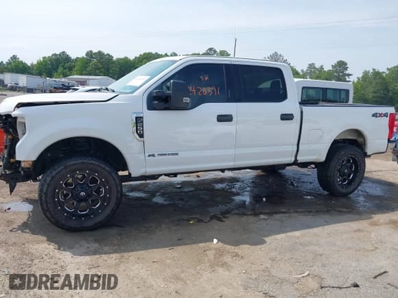 ✅ 2018 Ford F-250 XL • VIN: 1FT7W2BT2JEC44026 • Lot: 42420391. Wystawiony na IAAI z przebiegiem 178 970 mil. Bezpłatny archiwum sprzedaży aukcyjnych z USA i szczegółowy raport historii pojazdu na DreamBid. Zdjęcie 15.