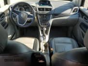 ✅ 2014 Buick Encore Premium • VIN: KL4CJHSB4EB649569 • Лот: 71554395. Опубликован ранее на Copart с пробегом 57 612 миль. Бесплатный доступ к архиву аукционных продаж из США и подробный отчёт об истории автомобиля на DreamBid. Изображение 8.