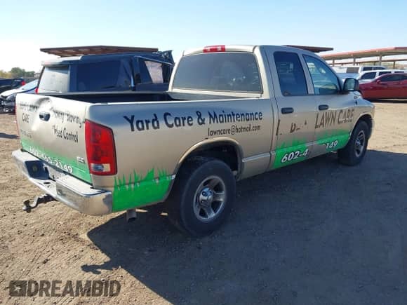 2003 Dodge 1500 ST z VIN 1D7HA18N03S145236, wystawiony jako IAAI lot #41534651 z przebiegiem 297 239 mil mil oraz . Historia ofert i sprzedaży dostępna na DreamBid. Obrazek 4.