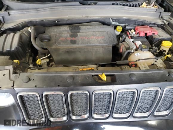 ✅ 2020 Jeep Renegade Latitude • VIN: ZACNJBBB8LPL96056 • Lot: 82380105. Listed on Copart with 96,285 mi. Free auction sales archive from the USA and detailed vehicle history report at DreamBid. Image 12.