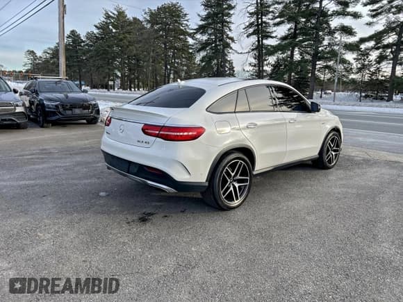 ✅ 2018 Mercedes-Benz GLE 43 AMG • VIN: 4JGED6EB0JA103112 • Лот: 96627565. Опубликован ранее на Copart с пробегом 132 098 миль. Бесплатный доступ к архиву аукционных продаж из США и подробный отчёт об истории автомобиля на DreamBid. Изображение 3.
