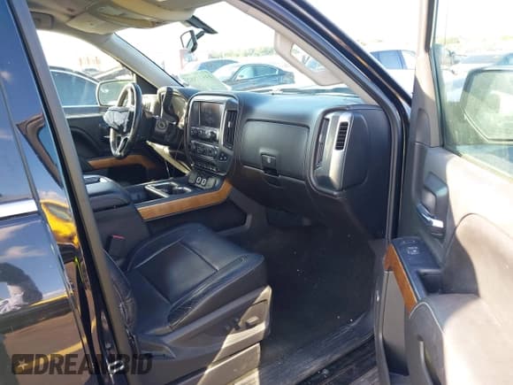 ✅ 2015 Chevrolet Silverado 1500 LTZ • VIN: 3GCUKSEC6FG125082 • Lot: 43537382. Wystawiony na IAAI z przebiegiem 206 405 mil. Bezpłatny archiwum sprzedaży aukcyjnych z USA i szczegółowy raport historii pojazdu na DreamBid. Zdjęcie 5.