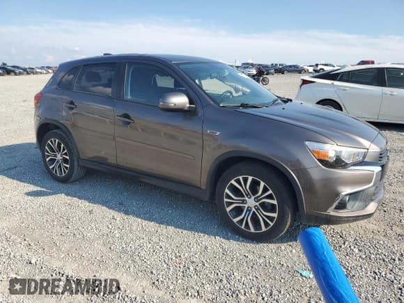 ✅ 2017 Mitsubishi Outlander ES • VIN: JA4AP3AU5HZ009488 • Lot: 69171725. Wystawiony na Copart z przebiegiem 53 719 mil. Bezpłatny archiwum sprzedaży aukcyjnych z USA i szczegółowy raport historii pojazdu na DreamBid. Zdjęcie 4.