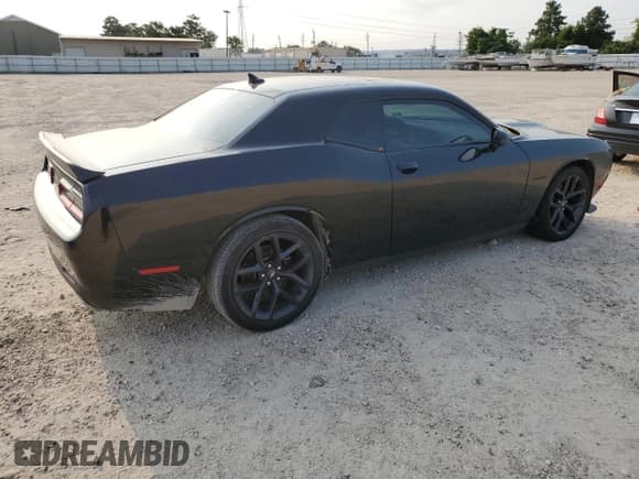 ✅ 2020 Dodge Challenger R/T • VIN: 2C3CDZBTXLH221638 • Lot: 55130014. Wystawiony na Copart z przebiegiem 55 626 mil. Bezpłatny archiwum sprzedaży aukcyjnych z USA i szczegółowy raport historii pojazdu na DreamBid. Zdjęcie 3.