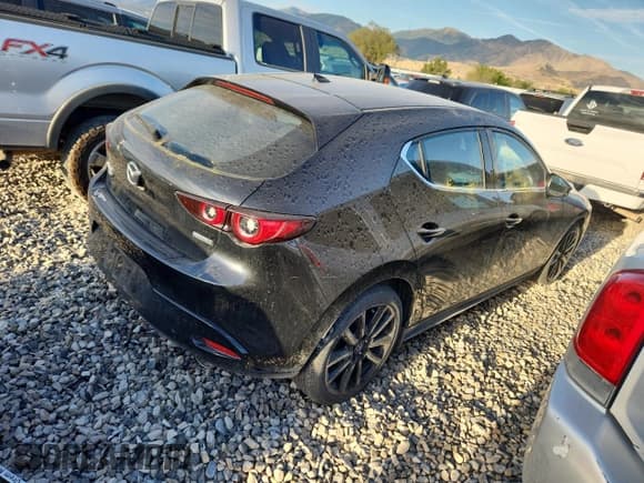 ✅ 2022 Mazda 3 Premium • VIN: JM1BPBML4N1507912 • Lot: 68704695. Wystawiony na Copart z przebiegiem Nie podano. Bezpłatny archiwum sprzedaży aukcyjnych z USA i szczegółowy raport historii pojazdu na DreamBid. Zdjęcie 3.
