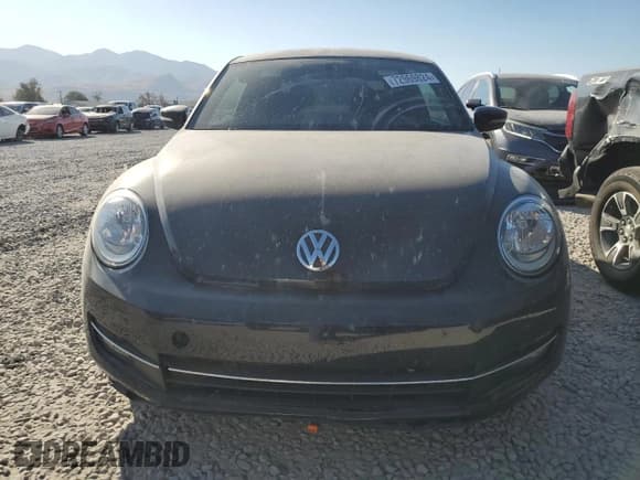 ✅ 2013 Volkswagen Beetle Turbo • VIN: 3VWV67AT6DM659402 • Lot: 72969824. Listed on Copart with 41,647 mi. Free auction sales archive from the USA and detailed vehicle history report at DreamBid. Image 5.