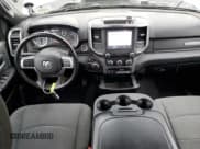 ✅ 2022 Ram 2500 Big Horn • VIN: 3C6UR5JJ6NG272705 • Lot: 91655245. Wystawiony na Copart z przebiegiem 122 961 mil. Bezpłatny archiwum sprzedaży aukcyjnych z USA i szczegółowy raport historii pojazdu na DreamBid. Zdjęcie 8.