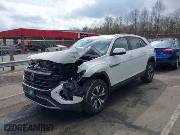 ✅ 2024 Volkswagen Atlas SE • VIN: 1V2LE2CA5RC243036 • Lot: 41860475. Wystawiony na IAAI z przebiegiem 7 766 mil. Bezpłatny archiwum sprzedaży aukcyjnych z USA i szczegółowy raport historii pojazdu na DreamBid. Zdjęcie 2.