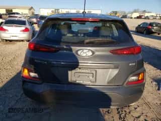 2018 Hyundai Kona SE z VIN KM8K1CAA7JU103467, wystawiony jako Copart lot #72640362 z przebiegiem 34 151 mil mil oraz . Historia ofert i sprzedaży dostępna na DreamBid. Obrazek 6.