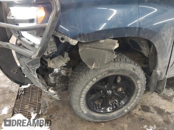 ✅ 2021 Chevrolet Silverado 1500 LT Trail Boss • VIN: 3GCPYFEL5MG299421 • Lot: 41490800. Wystawiony na IAAI z przebiegiem 97 118 mil. Bezpłatny archiwum sprzedaży aukcyjnych z USA i szczegółowy raport historii pojazdu na DreamBid. Zdjęcie 6.