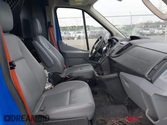 ✅ 2016 Ford Transit Cargo • VIN: 1FTYR2CM6GKA12848 • Lot: 41738033. Listed on IAAI with 164,129 mi. Free auction sales archive from the USA and detailed vehicle history report at DreamBid. Image 5.
