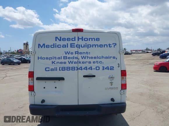 ✅ 2020 Nissan NV Cargo SV • VIN: 1N6BF0KMXLN802857 • Lot: 42217563. Wystawiony na IAAI z przebiegiem 156 333 mil. Bezpłatny archiwum sprzedaży aukcyjnych z USA i szczegółowy raport historii pojazdu na DreamBid. Zdjęcie 16.