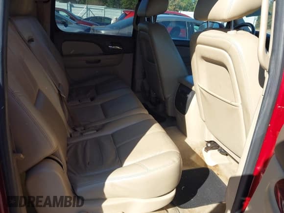 ✅ 2013 Chevrolet Suburban LT • VIN: 1GNSCJE05DR374014 • Лот: 43646383. Опубликован ранее на IAAI с пробегом 213 005 миль. Бесплатный доступ к архиву аукционных продаж из США и подробный отчёт об истории автомобиля на DreamBid. Изображение 8.