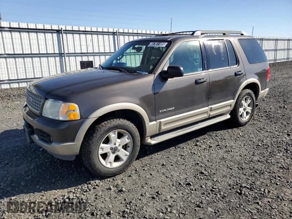 ✅ 2005 Ford Explorer Eddie Bauer • VIN: 1FMDU74W25UA15138 • Lot: 85761105. Listed on Copart with 339,284 mi. Free auction sales archive from the USA and detailed vehicle history report at DreamBid. Image 1.