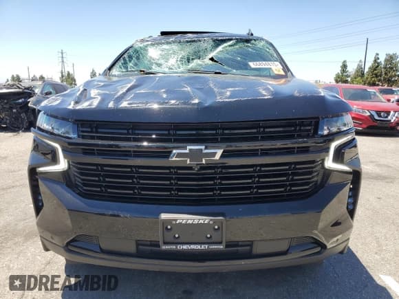 ✅ 2023 Chevrolet Suburban RST • VIN: 1GNSCEKD0PR533279 • Lot: 66894815. Wystawiony na Copart z przebiegiem 19 684 mil. Bezpłatny archiwum sprzedaży aukcyjnych z USA i szczegółowy raport historii pojazdu na DreamBid. Zdjęcie 5.