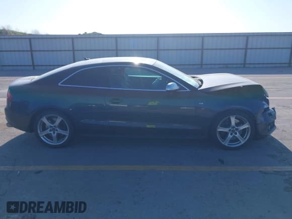 ✅ 2012 Audi S5 Premium Plus • VIN: WAUCVAFR6CA032117 • Lot: 42253758. Wystawiony na IAAI z przebiegiem 103 574 mil. Bezpłatny archiwum sprzedaży aukcyjnych z USA i szczegółowy raport historii pojazdu na DreamBid. Zdjęcie 13.