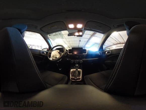 ✅ 2024 Hyundai Venue SEL • VIN: KMHRC8A36RU318650 • Lot: 41108617. Listed on IAAI with 13,498 mi. Free auction sales archive from the USA and detailed vehicle history report at DreamBid. Image 20.