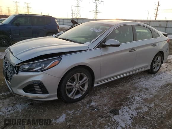 ✅ 2018 Hyundai Sonata Limited • VIN: 5NPE34AF8JH669810 • Lot: 72843962. Listed on Copart with 40,219 mi. Free auction sales archive from the USA and detailed vehicle history report at DreamBid. Image 1.