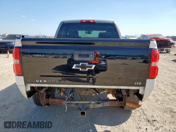 ✅ 2017 GMC Sierra 1500 SLE • VIN: 3GTU2MEC4HG284567 • Lot: 82427965. Listed on Copart with 154,836 mi. Free auction sales archive from the USA and detailed vehicle history report at DreamBid. Image 6.