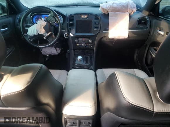 ✅ 2021 Chrysler 300 S • VIN: 2C3CCABT0MH570796 • Lot: 62633085. Listed on Copart with 42,462 mi. Free auction sales archive from the USA and detailed vehicle history report at DreamBid. Image 8.