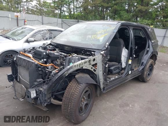 ✅ 2021 Ford Police Interceptor Utility • VIN: 1FM5K8AW9MNA01153 • Lot: 42322397. Listed on IAAI with 40,071 mi. Free auction sales archive from the USA and detailed vehicle history report at DreamBid. Image 17.