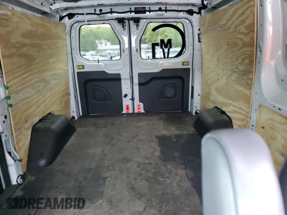 ✅ 2015 Ford Transit Cargo • VIN: 1FTNR1YM7FKB03812 • Лот: 56453835. Опубликован ранее на Copart с пробегом 139 412 миль. Бесплатный доступ к архиву аукционных продаж из США и подробный отчёт об истории автомобиля на DreamBid. Изображение 10.