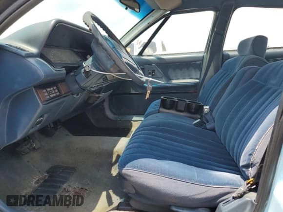 ✅ 1992 Oldsmobile 88 • VIN: 1G3HN53L4NH348979 • Lot: 59209184. Wystawiony na Copart z przebiegiem 144 820 mil. Bezpłatny archiwum sprzedaży aukcyjnych z USA i szczegółowy raport historii pojazdu na DreamBid. Zdjęcie 7.