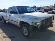 ✅ 2002 Dodge 2500 • VIN: 3B7KC23Z42M236527 • Lot: 43831599. Wystawiony na IAAI z przebiegiem 153 971 mil. Bezpłatny archiwum sprzedaży aukcyjnych z USA i szczegółowy raport historii pojazdu na DreamBid. Zdjęcie 1.
