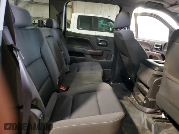 ✅ 2016 GMC Sierra 2500HD SLE • VIN: 1GT12SEG1GF176384 • Lot: 68154045. Wystawiony na Copart z przebiegiem 93 887 mil. Bezpłatny archiwum sprzedaży aukcyjnych z USA i szczegółowy raport historii pojazdu na DreamBid. Zdjęcie 10.