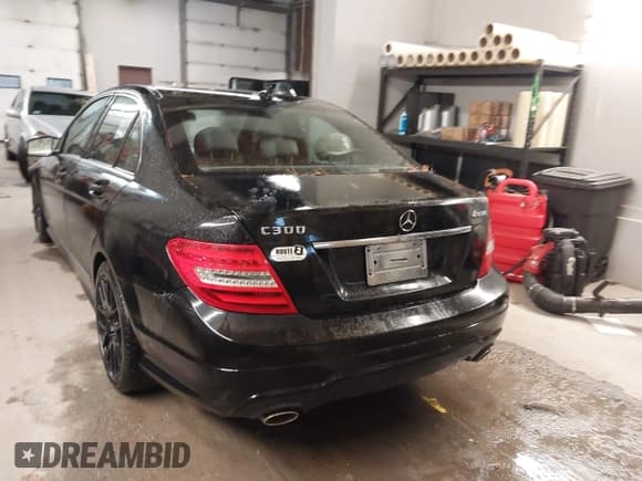 ✅ 2012 Mercedes-Benz C 300 Sport • VIN: WDDGF8BB2CR195891 • Lot: 43831605. Listed on IAAI with Not provided. Free auction sales archive from the USA and detailed vehicle history report at DreamBid. Image 3.