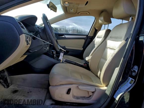 ✅ 2013 Volkswagen Jetta SE • VIN: 3VWDX7AJ0DM422055 • Лот: 95976305. Опубликован ранее на Copart с пробегом 164 265 миль. Бесплатный доступ к архиву аукционных продаж из США и подробный отчёт об истории автомобиля на DreamBid. Изображение 7.